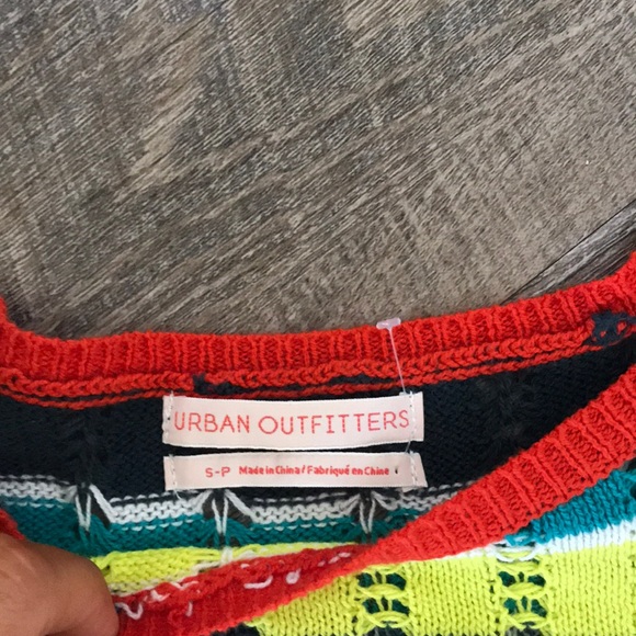 Urban Outfitters top - Picture 2 of 3